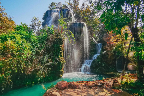 Chiang Mai: excursión de un día a la cascada Sticky y al parque Angel Waterfall.Chiang Mai: Excursión de un día a la cascada Sticky y al parque Angel Waterfall