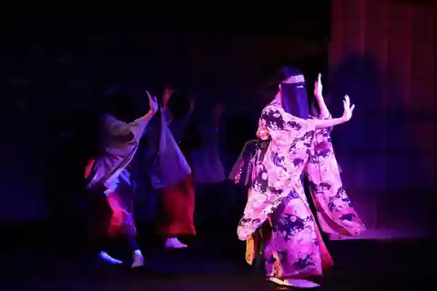 Tóquio: Espetáculo de dança tradicional do Festival do Japão na Torre de Tóquio