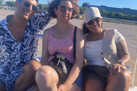 Buenos Aires: Sailboat ride, special city view, and food on board Buenos Aires: Sailboat tour, special view of the city, and lunch on board