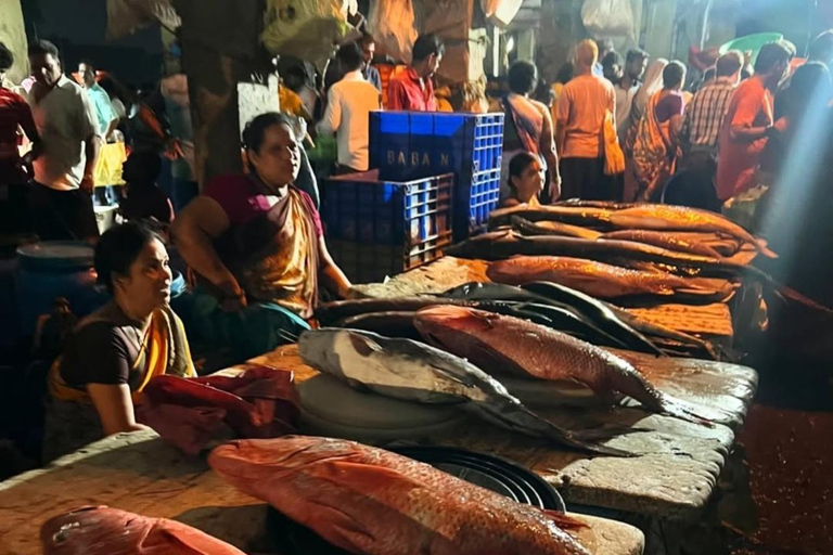 Wake Up with Mumbai: Temple , Markets & Train Ride Private Wake Up with Mumbai: Temple , Markets & Train Ride