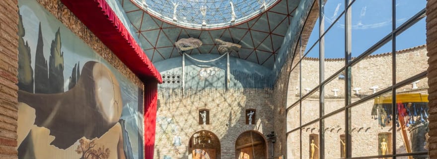 Figueres : visite guidée du théâtre-musée Dalí avec billets