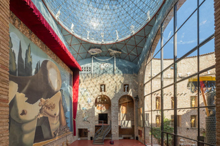 Figueres: Dalí Theatre-Museum Guided Tour with Tickets