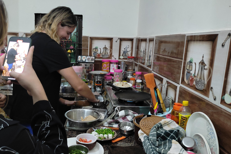 Local Food Tour with Cooking Class in Home Agra