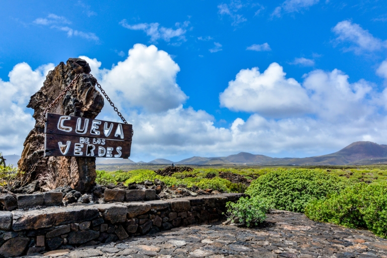Lanzarote: Full-Day Tour of 4 Tourist Attractions German Tour