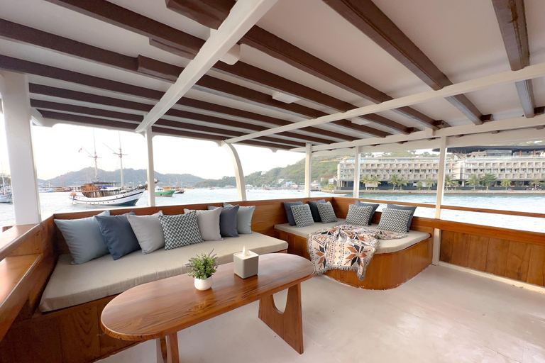 Labuan Bajo: 3-Day Komodo Sailing & Overland Tour, 12 Stops Standard Boat | 3-Day Komodo Sailing | 9 Stops | No Overland