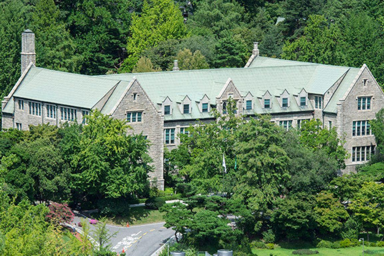 Seúl: Hanok, luces de la ciudad y palacio, tour de día y nochePunto de encuentro: Estación Hongik Univ. Salida n.º 8.