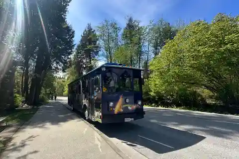 Vancouver: Sunset Trolley Tour