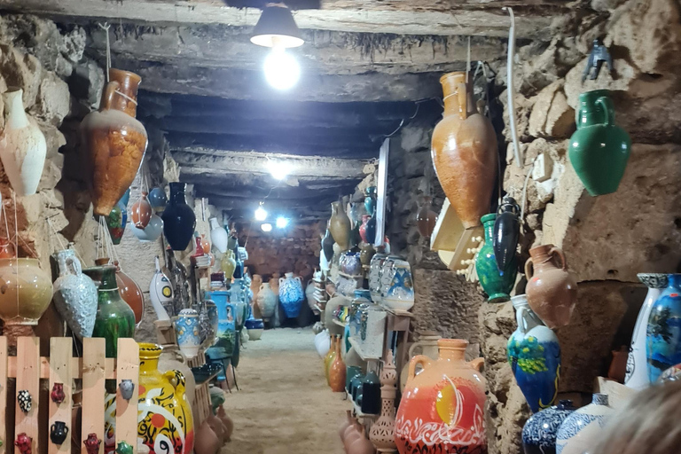 Süd-Djerba mit dem Roller: Olivenbäume, Töpferwaren und SonnenuntergangSüden von Djerba mit dem Roller: Olivenbäume, Töpferwaren und Sonnenuntergang