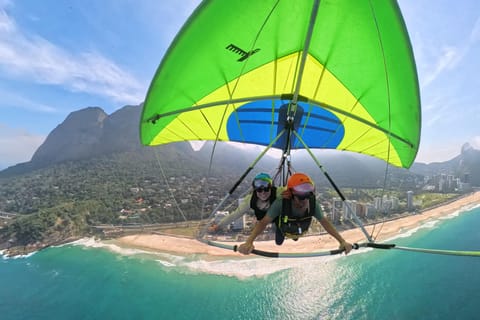 Rio de Janeiro: Tandem Hang Gliding Flight (GoPro included)