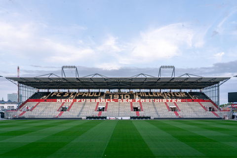 Hamburg: After work Millerntor stadium tour with drinks