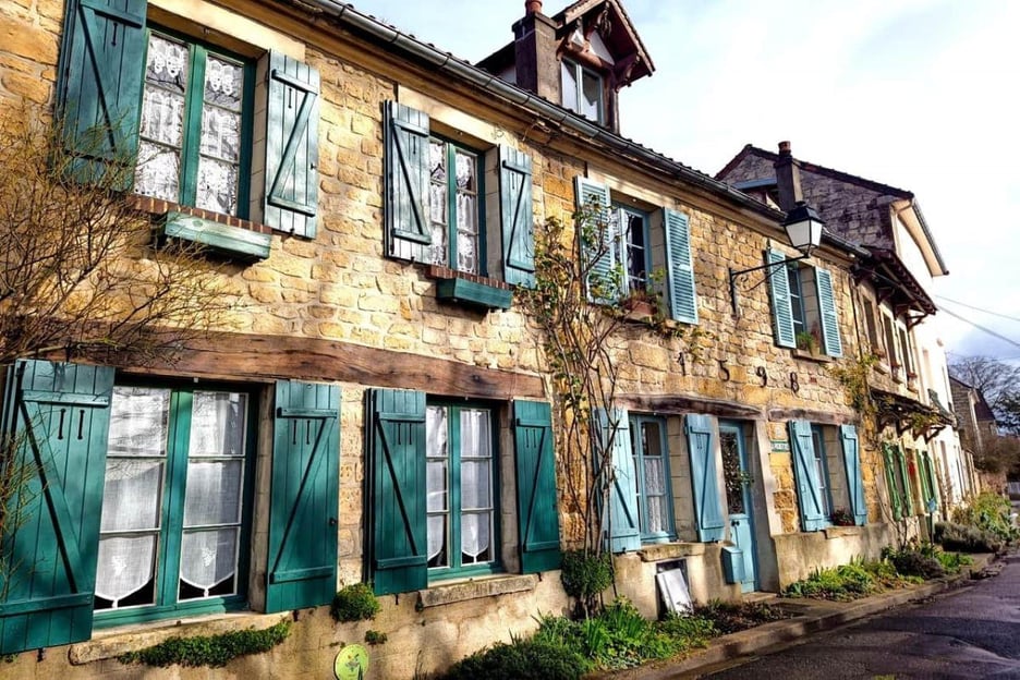 Hiking Adventure in Van Gogh&#039;s footsteps (6 miles walk)