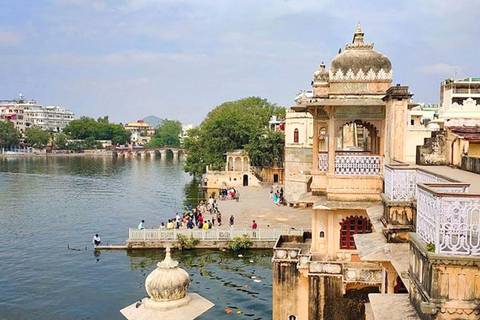 Från Udaipur: Privat sightseeingtur i Udaipur med bil