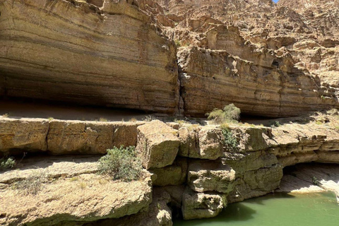 Muscat Oman Grand Canyon, Jebel Shams & Nizwa