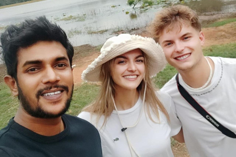 De Kandy: Sigiriya, visita guiada a Dambulla e chegada a TrincoDe Kandy: Sigiriya, Dambulla e Trinco Drop