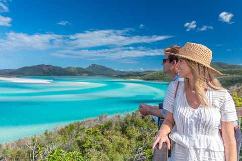 Whitsundays: rejs małym statkiem na 2 noceOdlot z przystani Coral Sea - dla jednej osoby