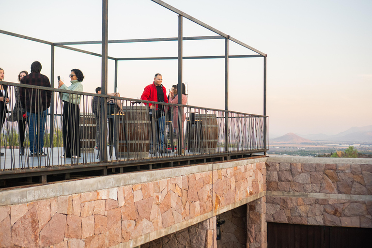 Santiago: Vinicola Monteluz Sunset Party Experience 360