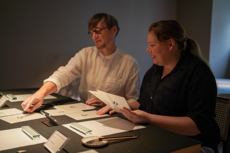 Taller de caligrafía en Kioto: diseña tu logotipo kanji en papel washiTaller de caligrafía en Kioto: diseña tu logotipo kanji en washi