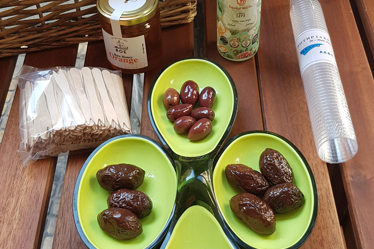 Athènes : Visite culinaire traditionnelle grecque dans des endroits cachés