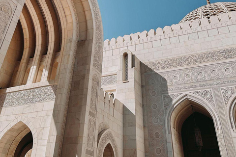 Muscat: Only Girls Private Muscat City Tour With local woman