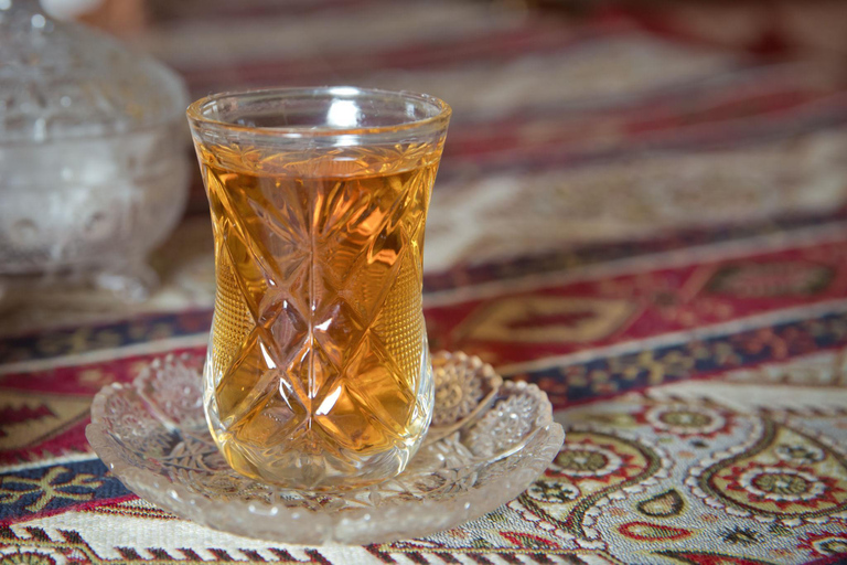 Baku Social Club: Tea, Meykhana, Hookah & Cultural Talks