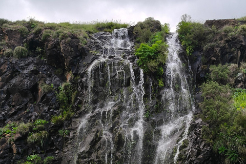 Johannesburg: Drakensberg Sentinel Peak Hike & Hotel Stay