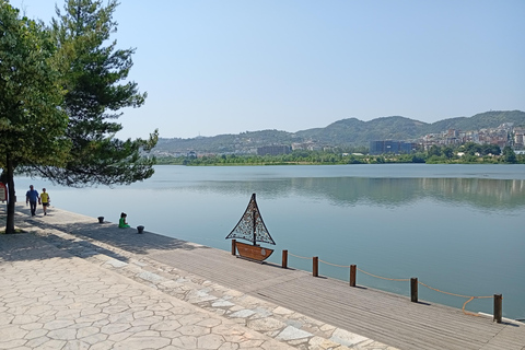 Tirana Bike Tour with Local Guide in English or Czech
