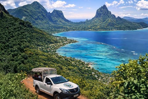 Excursion en 4x4 à Moorea : montagne magique, Belvédère, Pineapple Road...