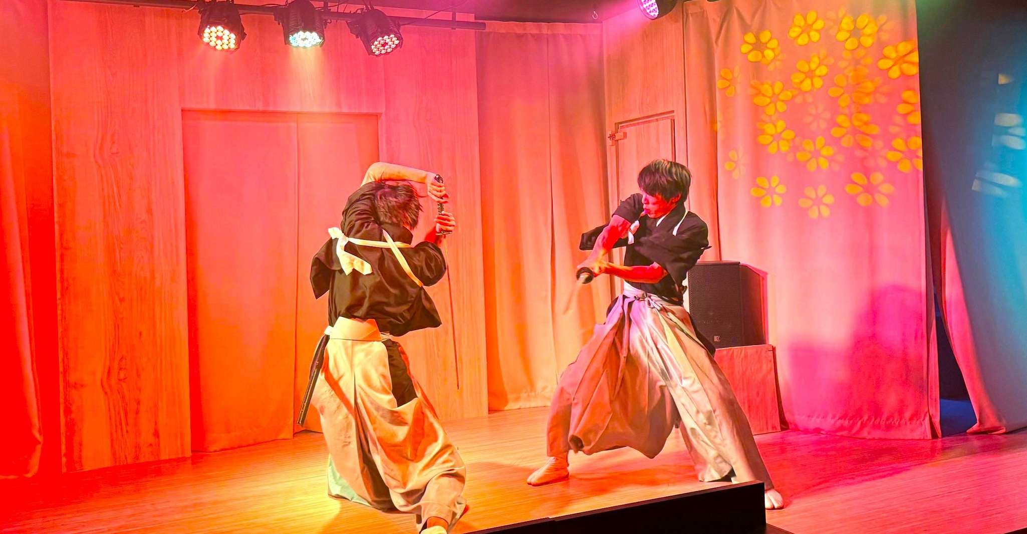 Tokyo: Japanese Dance Cabaret Theater Asakusa-Kaguwa Ticket photo 6