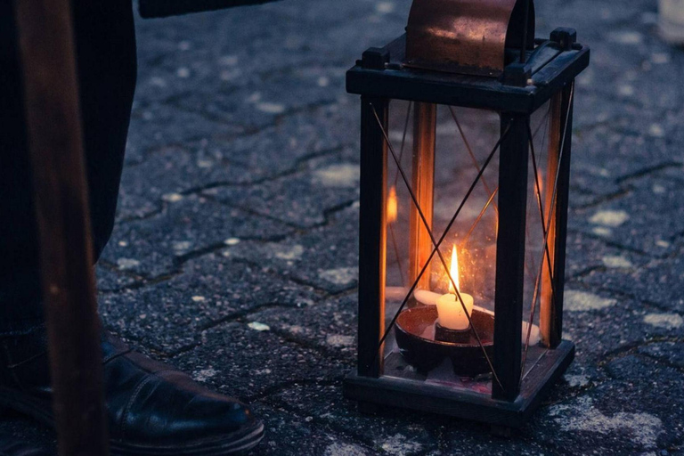 Bielefeld: visita guiada com guarda noturno (passeio de aventura)Bielefeld: Visita ao guarda-noturno (visita de aventura)