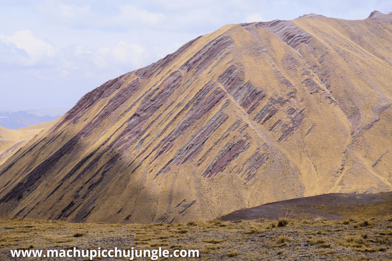 From Cusco: Pallay Puncho Mountain Hiking Tour with Lunch