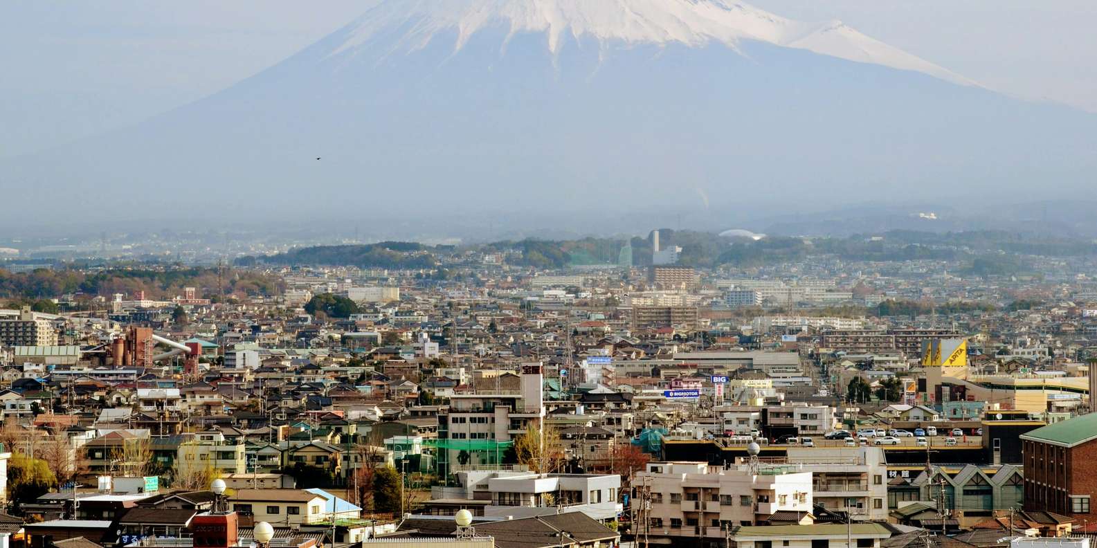 Mount Fuji autumn foliage panorama — colourful fall colours around the Five Lakes