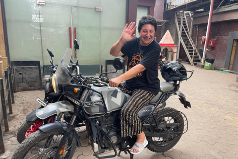 Bombay: Visita guiada en moto por BombayAñadir Visita al Barrio Bajo de Dharavi