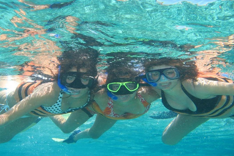 Cancún: Crucero en catamarán a Isla Mujeres con snorkel