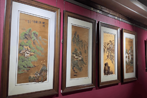 Zhangjiajie: Private Tour of Glass Bridge and Tujia Culture Glass Bridge and Tujia Brocade Private Guided Tour