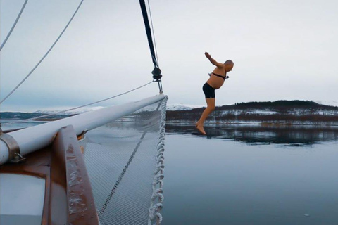 Tromso: Gefrorene Fjord-Yachtfahrt mit Mittagessen