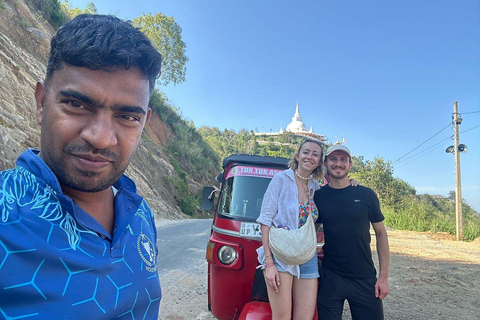 Ella: Full Day 6Highlights Tour by Tuk-Tuk