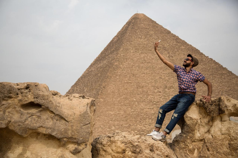 Hurghada: Full-Day Trip to Cairo by Plane Option 3 - Giza Pyramids Tour with Optional Museum Visit