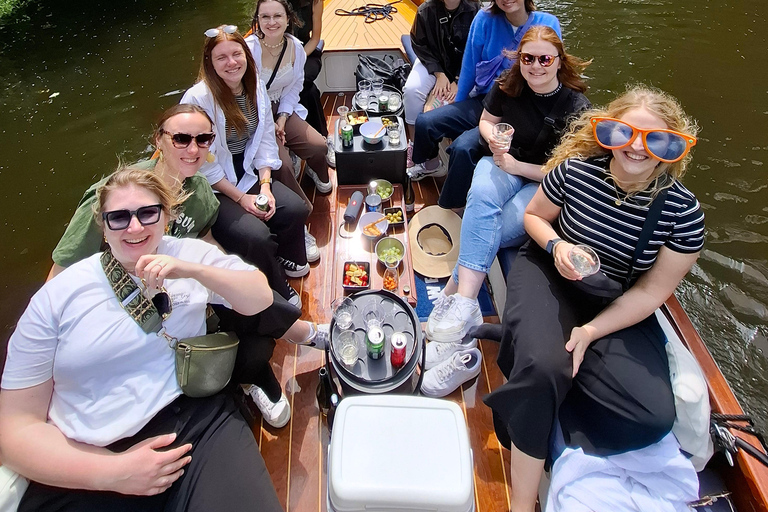 The Hague: individual tickets for an electric boattour!