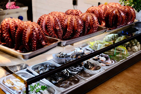 Santiago de Compostela: Food Tour with 6 Tastings & Drinks