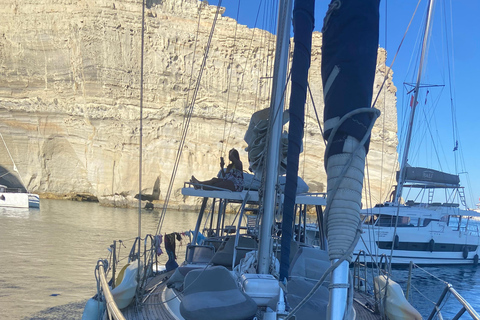 Athens: Full-Day Private Sailing Trip with Meal & Drinks Daily sailing cruise from Athens with food and drinks