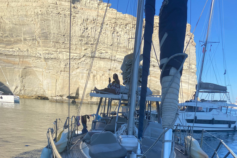 Athens: Full-Day Private Sailing Trip with Meal & Drinks Daily sailing cruise from Athens with food and drinks