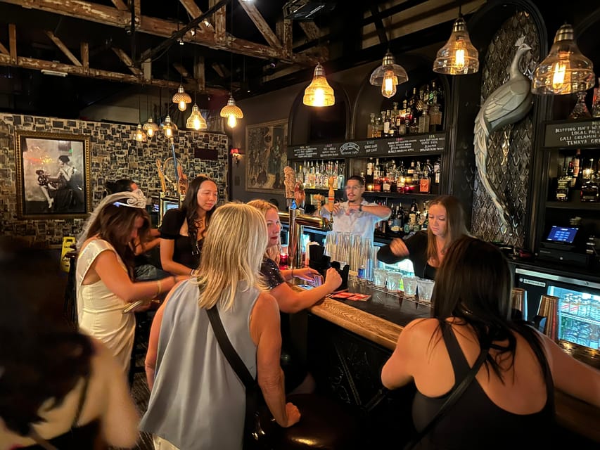 ラスベガスのダウンタウン フリーモント ストリートのバー巡り GetYourGuide