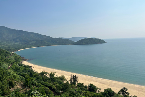 Viagem privada ao desfiladeiro de Hai Van, Hue imperial e túmulo