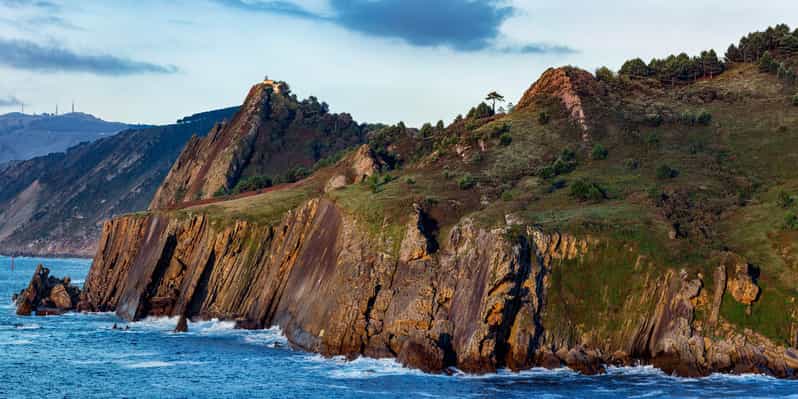 San Sebastián: Guided Hiking Tour with Car Transfer