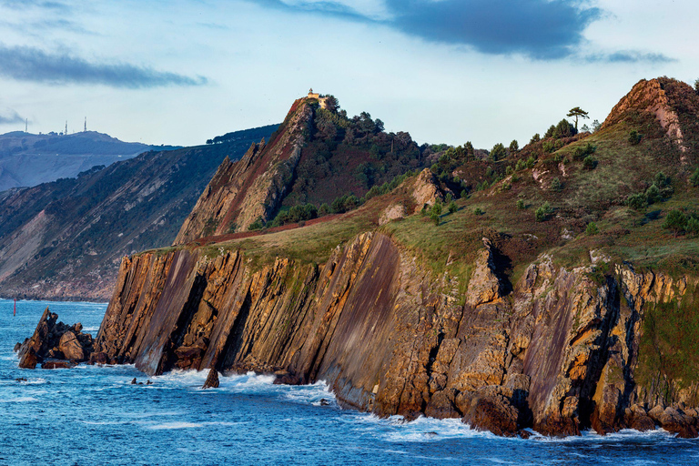 San Sebastián: Guided Hiking Tour with Car Transfer