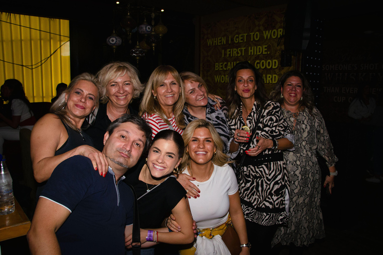 Medellin: Pub Crawl in El Poblado with Drinks, Games and VIP