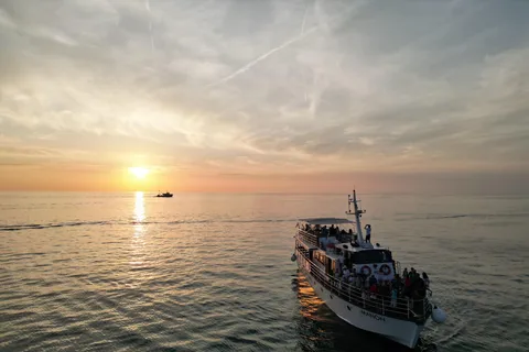 Poreč: Zonsondergang Dolfijnensafari met Diner en Drankjes