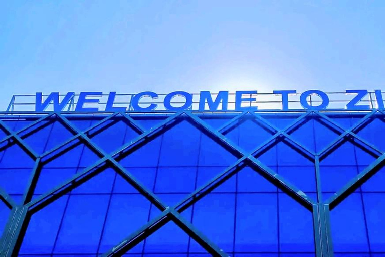 Victoria Falls: Airport Transfer, Falls Tour & Village Visit