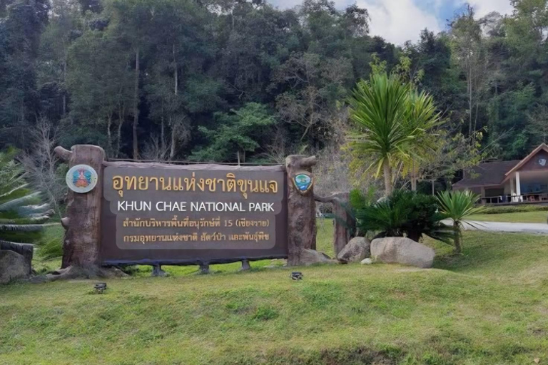 Da Chiang Rai a Chiang Mai: tour panoramico privatoDa Chiang Rai a Chiang Mai: tour privato con trasferimento panoramico