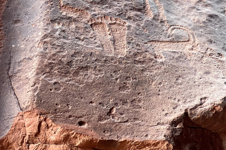 Wadi Rum: Private 2-day photography tour stargazing and jeep